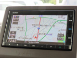 メモリーナビ装備で、知らない場所もあっという間に検索♪ちょっとしたお出かけや旅行もこれでバッチリですね。