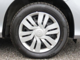 純正のホイールカバーを履いてます!