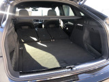 リアシートを倒せばさらに広大なスペースが!