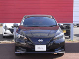 さらに、e-Pedal(イーペダル)、プロパイロット、アラウンドビューMを使ってインテリジェントなEVライフをお楽しみいただけます(*'&omega;'*)ボディカラーはミッドナイトブラック/ダークメタルグレー2トーンです。