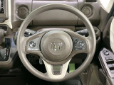 ステアリングも使用感が少なく、きれいな状態となっております♪