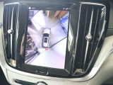 更に360&deg;ビューの単独表示も可能です 車を上から見下ろしたように車外を確認できるため、一切の死角がない状態で駐車が可能です