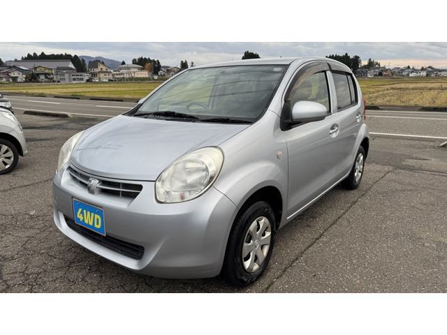 パッソ1.0 X クツロギ 4WD