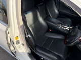 運転席シートに痛みはありません。