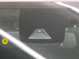 【トヨタセーフティセンス】走行中に前方の車両等を認識し、衝突しそうな時は警報とブレーキで衝突回避と被害軽減をアシスト。より安全にドライブをお楽しみいただけます。