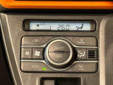 車内空調は&rdquo;AUTOエアコン&rdquo;にお任せ。運転に集中出来ますよ!