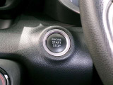 スマートキー装備車なので、キーを取り出さなくてもエンジン始動が可能です。