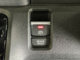 パーキングブレーキはスマートな電子制御式と合わせて渋滞時等にブレーキペダルから足を離しても停車状態を保持してくれるオートブレーキホールド機能で運転が楽になります。スタートはアクセルペダルを踏むだけ