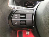 運転しながら手元でオーディオ操作ができます!ハンドルから手、目を放すことなく運転も安心です!