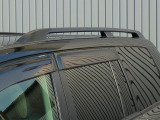 トヨタ純正オプションのルーフレールも装備♪