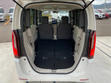さらに後部座席を倒せば広く多くの荷物を乗せることができます♪