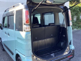 コンパクトボディーなのに、荷室はこんなに広々!たくさん荷物が積めますよ。