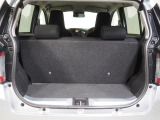 荷室です。後席を倒して荷室を広くできます。