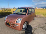 車両の品質管理は室内展示場を完備しておりますので、品質を保った状態の車両をご覧いただけます。