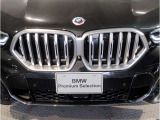 【キドニーグリル】BMWは約90年もの間、ほぼ全ての車両にひと目でBMWだと分かるこの特徴的なフロントグリルが備えられ、デザイン・アイコンとして親しまれてきました。