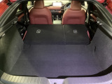 両席ともシートを倒せば広々ラゲッジスペースの完成です!