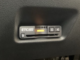ハンドルの左下にETC2.0がついています。高速道路の料金所の通過も楽々です。 カードの取り出しもしやすい場所についています。