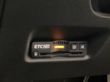 ハンドルの左下にETC2.0がついています。高速道路の料金所の通過も楽々です。 カードの取り出しもしやすい場所についています。