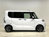 ドアは約90度に開くので荷物も積み込みやすく、乗り降りもしやすい♪ ロングドライブも快適に過ごせる工夫がいっぱいです♪♪