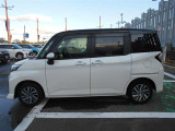 スライドドアは狭い駐車場でも安心