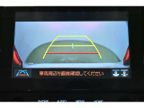 バックガイドモニターで、後方を確認しながら安心して駐車することができます。運転初心者も熟練者も必須の機能ですよ!