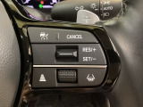 右側のステアリングスイッチはHondaセンシング系のスイッチ他にセレクターホイールを装備。スピードメーター内・マルチインフォメーション・ディスプレーの各表示が確認できます。