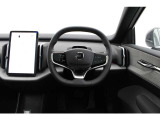 北欧生まれのボルボは、室内もデザインと機能を両立し運転に集中できる落ち着いた雰囲気です。北欧流にコーディネートされた内装は走りの期待と高級感を醸し出しています。