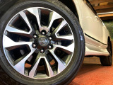 【純正アルミホイール】外観にマッチした純正アルミホイールを装着しております。各種社外アルミホイールや、スタッドレスタイヤも取扱いしております。是非ご相談ください♪