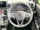 ステアリングも使用感が少なく、きれいな状態となっております♪