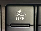 【スマートアシスト】走行中に前方の車両等を認識し、衝突しそうな時は警報とブレーキで衝突回避と被害軽減をアシスト。より安全にドライブをお楽しみいただけます。