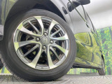 【純正アルミホイール】外観にマッチした純正アルミホイールを装着しております。各種社外アルミホイールや、スタッドレスタイヤも取扱いしております。是非ご相談ください♪