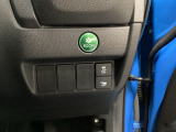 急なハンドル時などに起こる横すべりを制御する『VSA』搭載