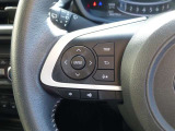 ステアリングに各種スイッチが付いてますのでとっても便利です。