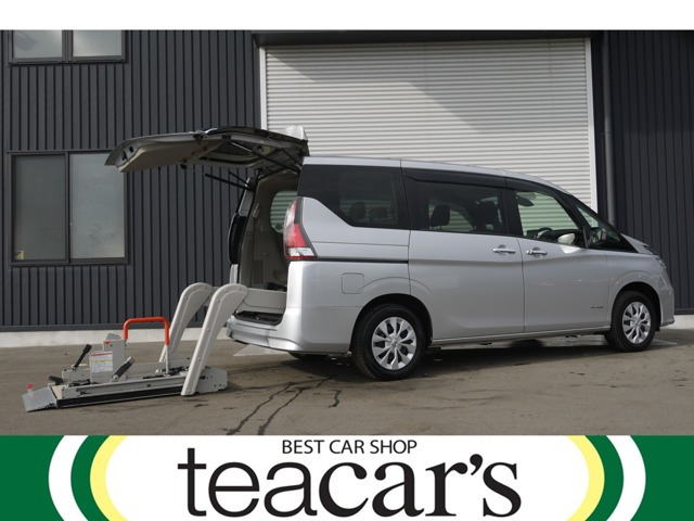 セレナ 2.0 X チェアキャブ リフタータイプ 4WD 車いす仕様車 電動スライドリフト