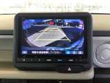 バックモニター付きで、車庫入れやバック時の後方確認をサポート。