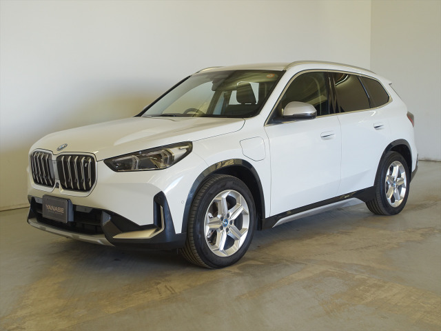 iX1xドライブ30 xライン 4WD