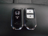 スマートキー付!キーを取り出さなくてもドアロックの施錠・開錠、エンジンの始動が出来ます!雨の日や荷物の多い日にとても便利ですね♪