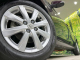 【純正15インチアルミホイール】外観にマッチした純正アルミホイールを装着しております。各種社外アルミホイールや、スタッドレスタイヤも取扱いしております。是非ご相談ください♪