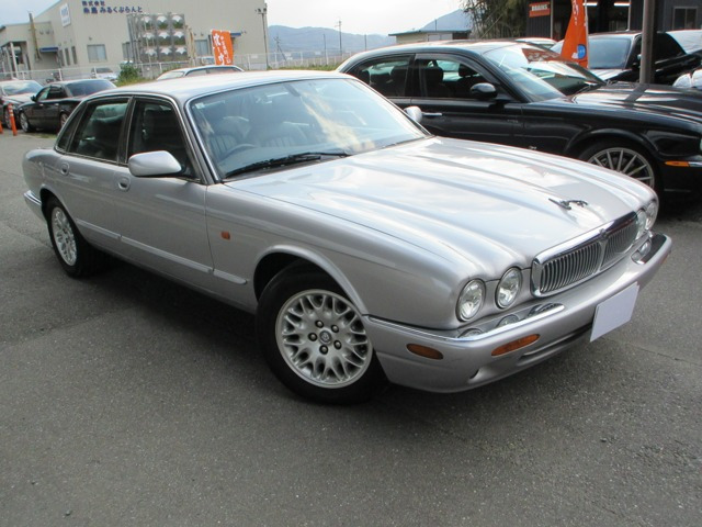 XJソブリン 4.0 リミテッド限定車国内200台