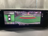 狭い場所での駐車やすれ違いなどでより的確な運転操作に役立つ360&deg;ビューモニターが装備されています。