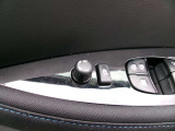 ドアミラーの鏡面の調節、格納は運転席からすべて操作できます!