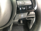 【ステアリングヒーター】車のハンドル部分を温めてくれて、寒い時期に手元を早く暖めることができます♪