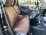 運転のしやすさや、乗り降りにも配慮した運転席