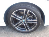 BMW純正アルミホイールです。納車時にはアルミホイールコーティングも承っております!是非ご検討下さいませ。