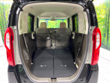 普段のお買い物や通勤、送迎等に十分な荷室スペースを確保しております。セカンドシートを倒すと、大きな荷物の積載も可能です♪