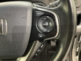 ハンドルにHondaセンシング系のクルーズコントロールやレーンキープアシストなどのスイッチが装備されています。ハンドルから手を離さず安全に操作できます。