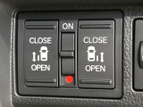 【両側パワースライドドア】スマートキーや運転席のスイッチで後席両側スライドドアの開閉が可能♪電動だから力を入れてドアを開ける必要が無く、小さなお子様でも簡単に開け閉めでき快適です♪