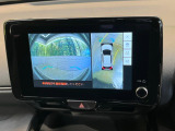 【パノラミックビューモニター】専用のカメラにより、上から見下ろしたような視点で360度クルマの周囲を確認することができます☆死角部分も確認しやすく、狭い場所での切り返しや駐車もスムーズに行えます。