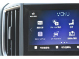 Apple CarPlayに対応しスマートフォンにインストールされているアプリを大画面に表示して使用できます。