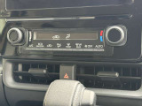 エアコンはオートエアコンです(^-^)温度調節も細かくできるので車内を快適な温度にできますよ(*^^*)人気の装備です☆